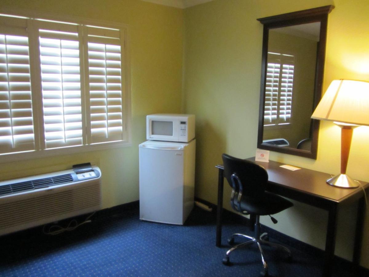 Travelodge By Wyndham Odessa Kültér fotó