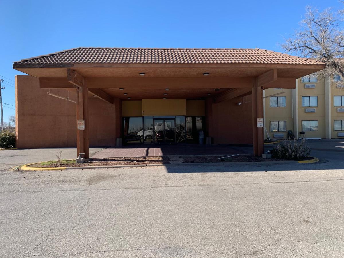 Travelodge By Wyndham Odessa Kültér fotó